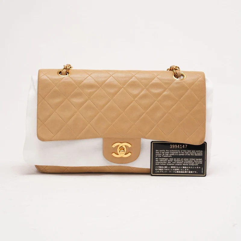 Chanel Vintage Medium Classic Double Flap Bag aus Lammleder, Beige, 1996