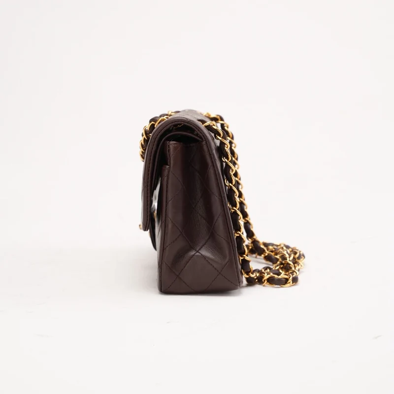 Chanel Vintage Classic Kleine Klappentasche aus Lammleder, dunkelbraun, 1997