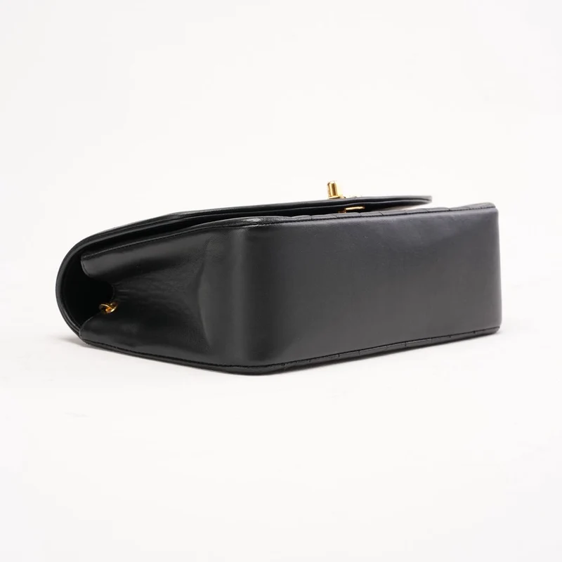 Chanel Vintage Kleine Diana Klappentasche aus Lammleder, Schwarz, 1997