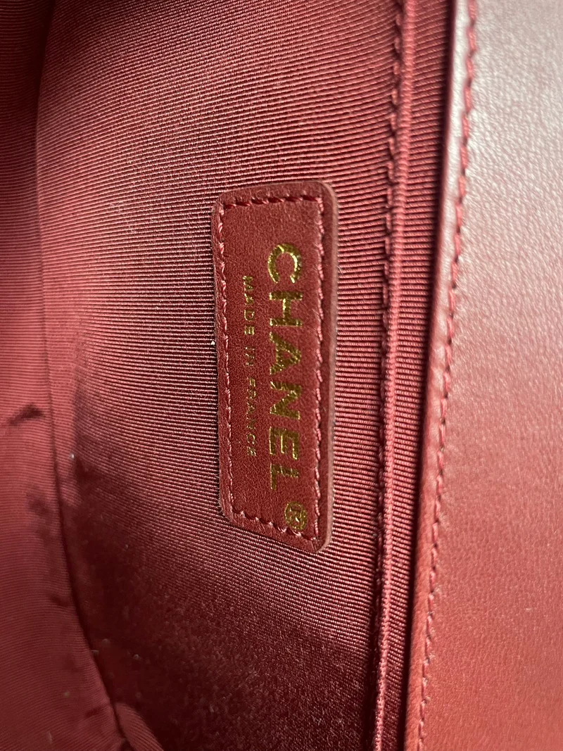 Chanel Medium Boy Flap aus Lammleder, Burgunderrot, 2016