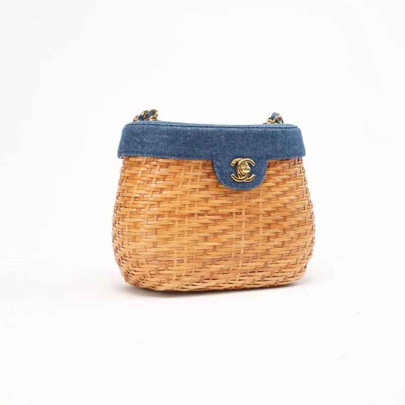 Chanel Vintage Korbtasche aus blauem Denim und Rattan, 1999