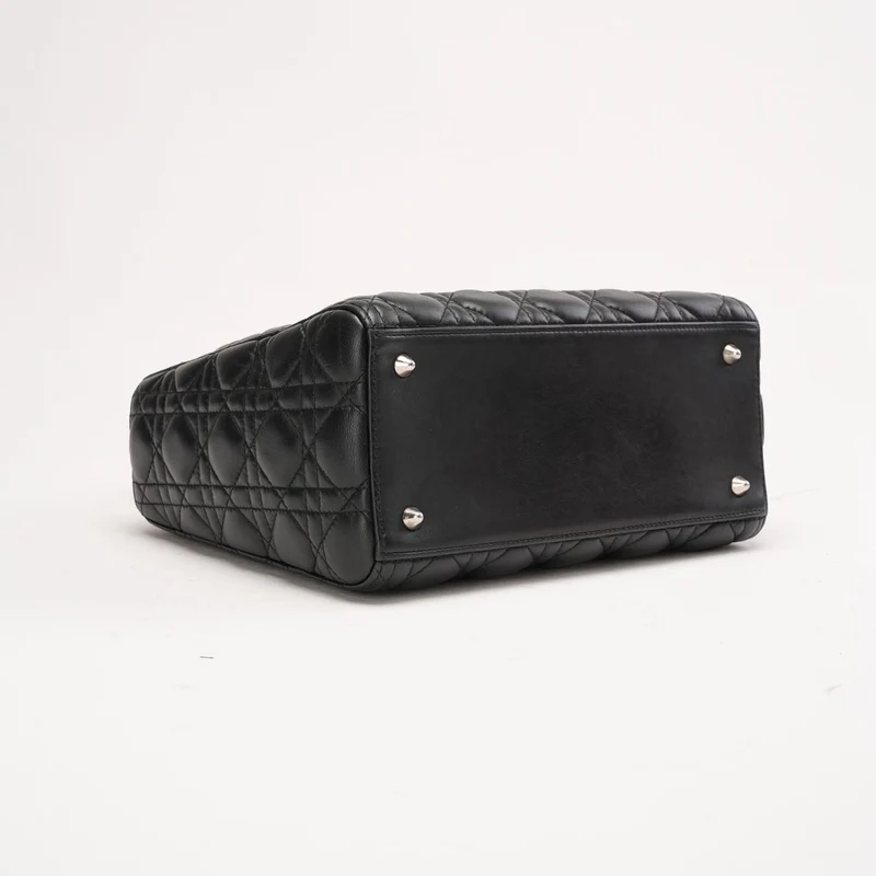 Christian Dior Medium Lady Dior Tasche aus schwarzem Cannage-Lammleder, 2017