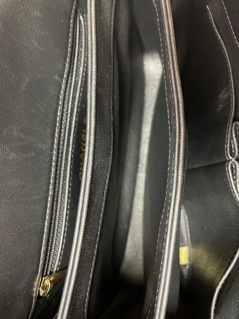 Chanel Schwarze kleine Trendy CC Schultertasche aus Lammleder 2018