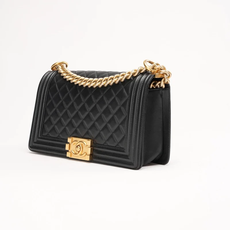 Chanel Schwarze gesteppte Boy Flap Bag aus Lammleder, mittelgroß, 2015