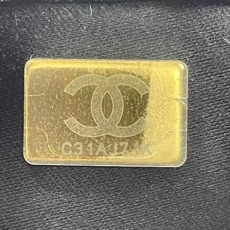 Chanel 25 Medium Caviar Gold-Tone Black 2025