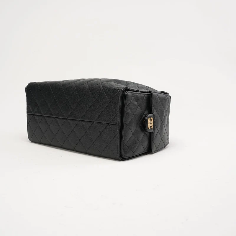 Chanel 25 Medium genarbtes Kalbsleder & Gold-Tone Schwarz 2025