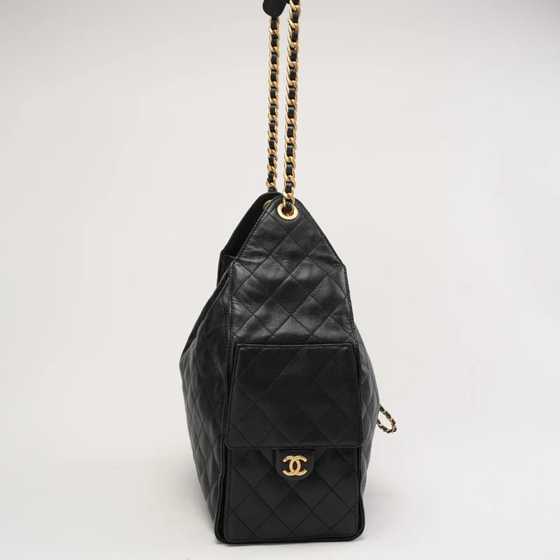 Chanel 25 Medium genarbtes Kalbsleder & Gold-Tone Schwarz 2025