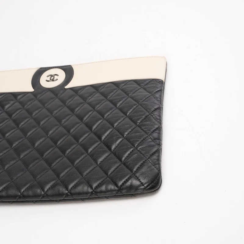 Chanel Mademoiselle CC Bicolor Clutch aus Lammleder, groß, Schwarz, 2017