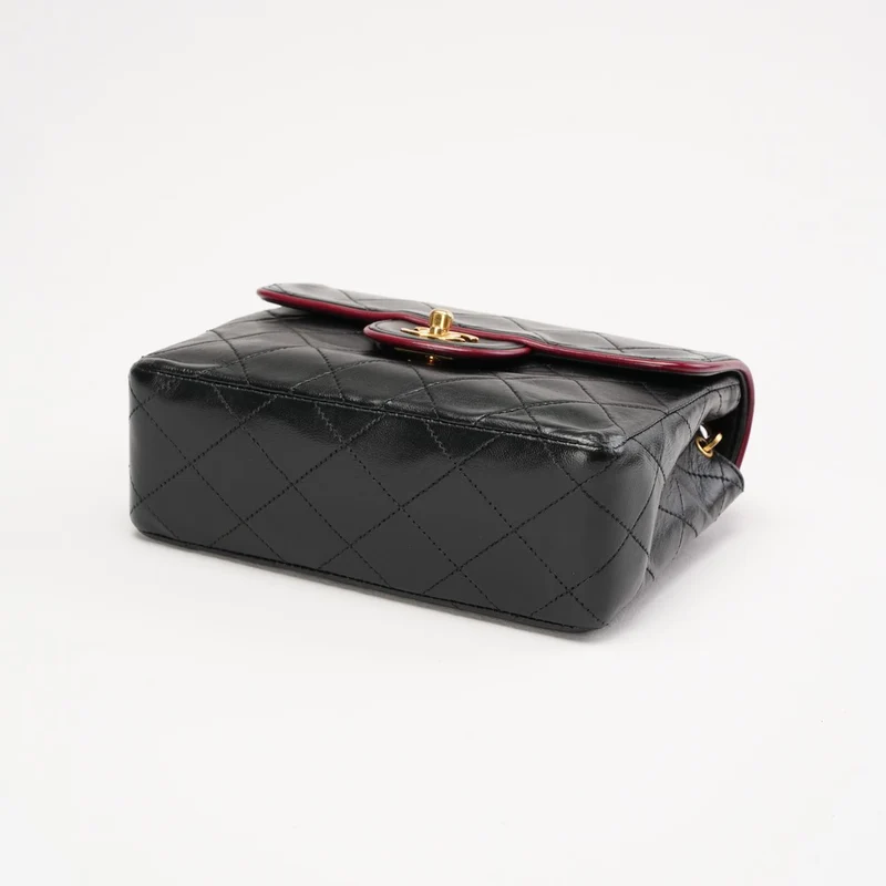 Chanel Vintage Mini Square Flap Bag Lamm Schwarz Rot 1991