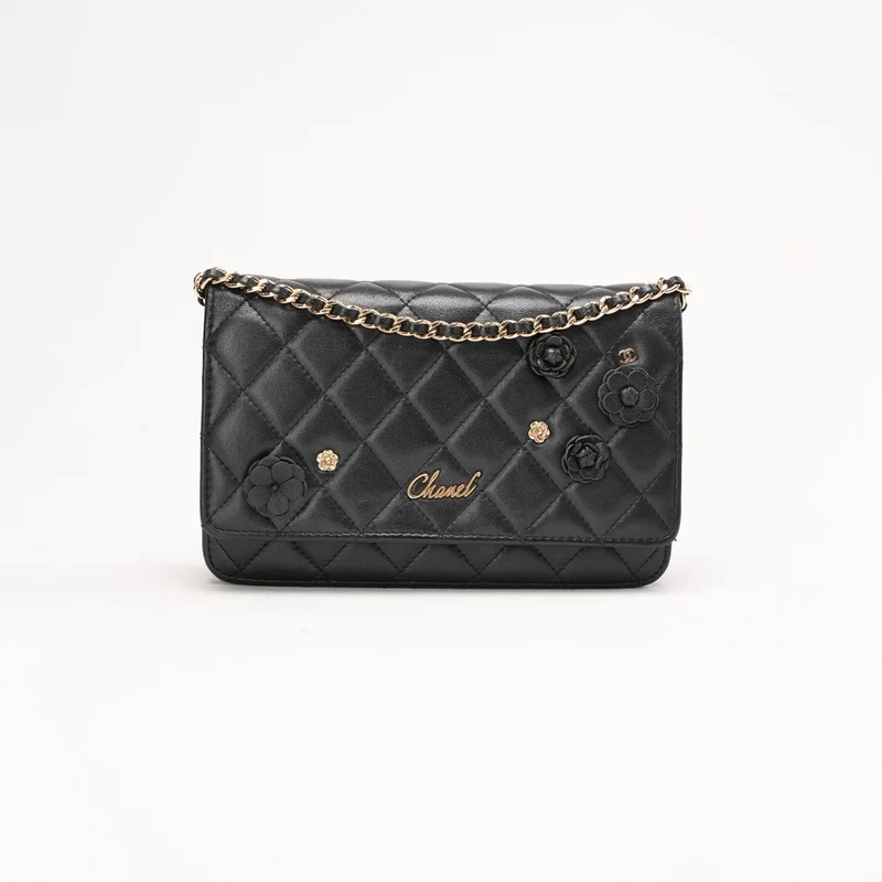 Chanel Camellia CC Charm Wallet on Chain (WOC) Lammleder Schwarz 2019