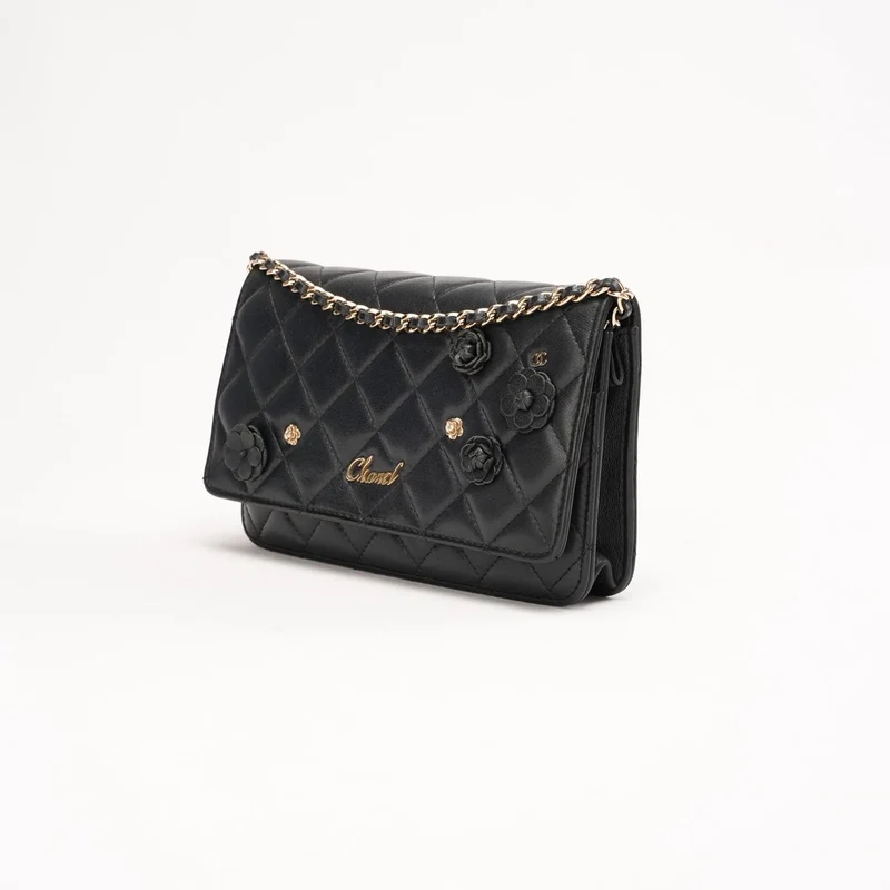 Chanel Camellia CC Charm Wallet on Chain (WOC) Lammleder Schwarz 2019