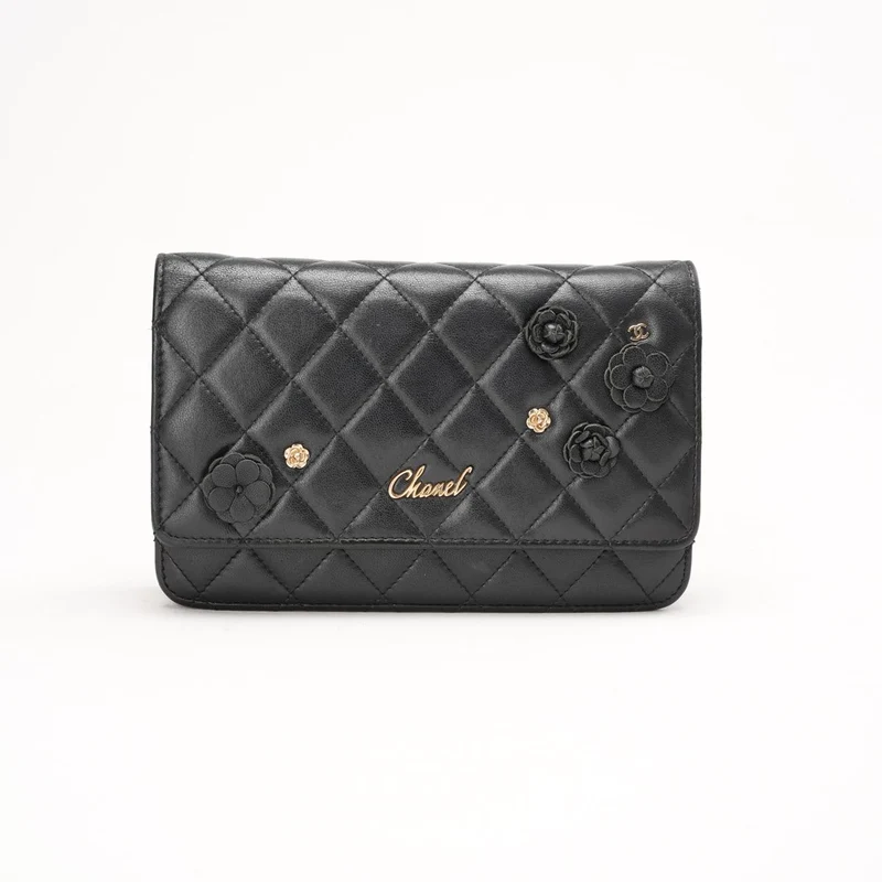 Chanel Camellia CC Charm Wallet on Chain (WOC) Lammleder Schwarz 2019