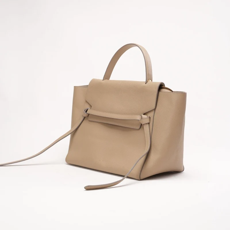 Celine Mini Belt Bag aus helltaupefarbenem genarbtem Kalbsleder