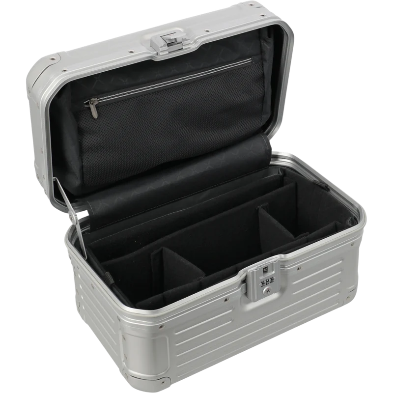 Travelite Next Beautycase aus Aluminium 38 cm -Silber