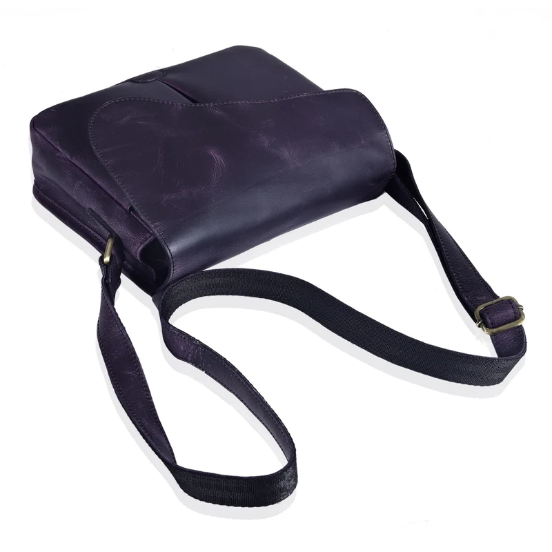 Reef Purple Leather Crossbody Bag