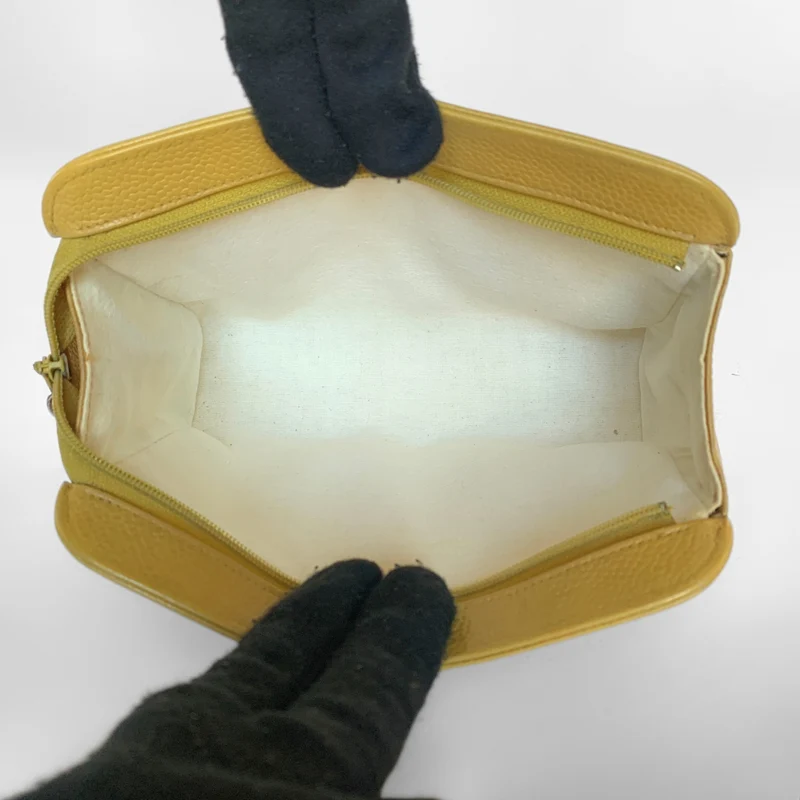 Chanel Kosmetiktasche Kaviarleder