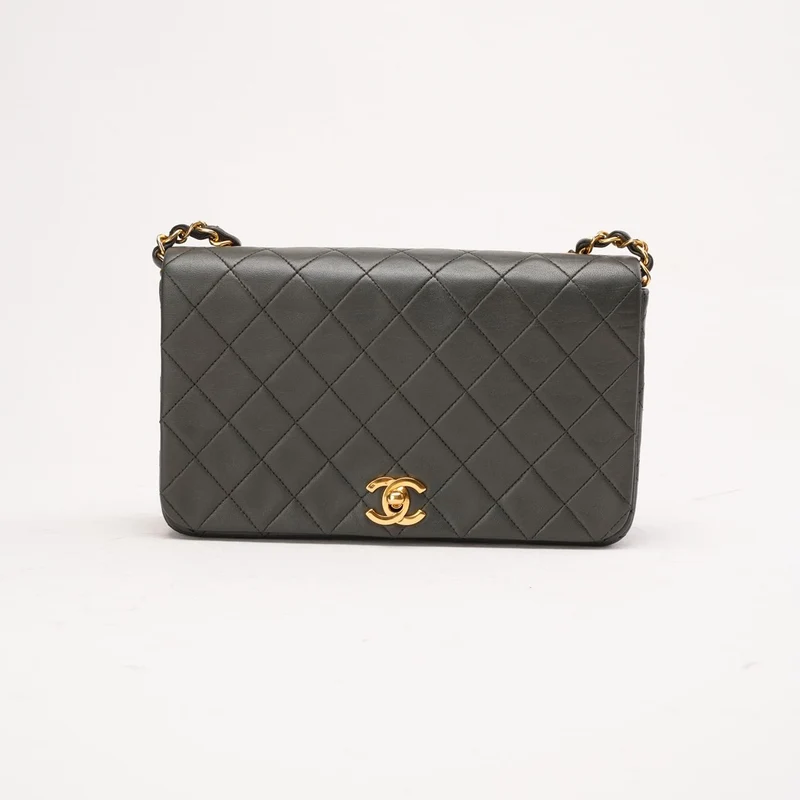 Chanel Vintage Stepptasche aus Lammleder, klassische Schultertasche mit Überschlag und Kette, grün, 1991