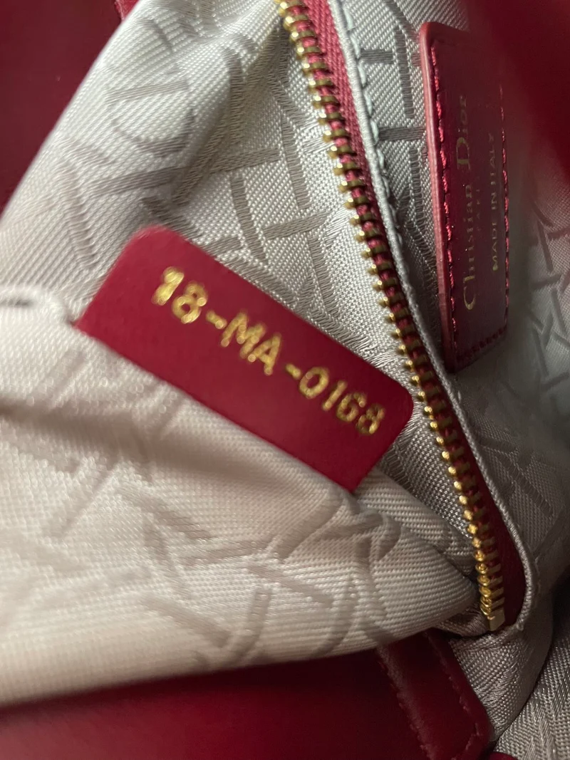 Christian Dior Mini Lady Dior Tasche mit Kette, kirschrotes Lammleder, 2018
