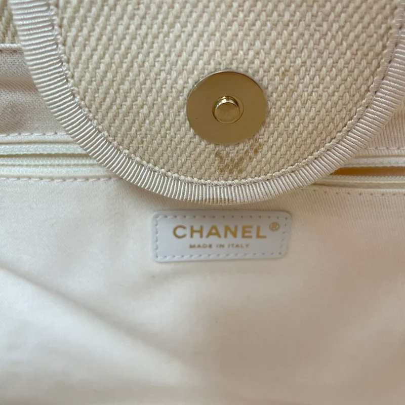 Chanel Deauville Shopping-Tasche mit weißen Perlen 2020