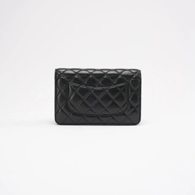 Chanel Schwarze Klassische Brieftasche mit Kette (WOC) 2019