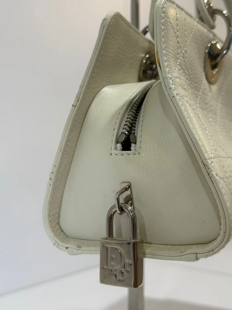 Christian Dior Weiße kleine East West Lady Dior Kalbsleder 2004