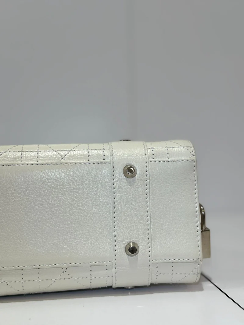 Christian Dior Weiße kleine East West Lady Dior Kalbsleder 2004