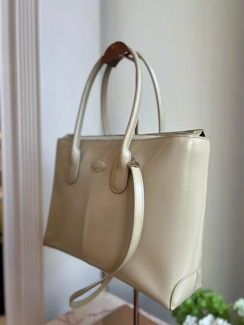 Tod's D-Bag Satchel aus hellbeigem Leder