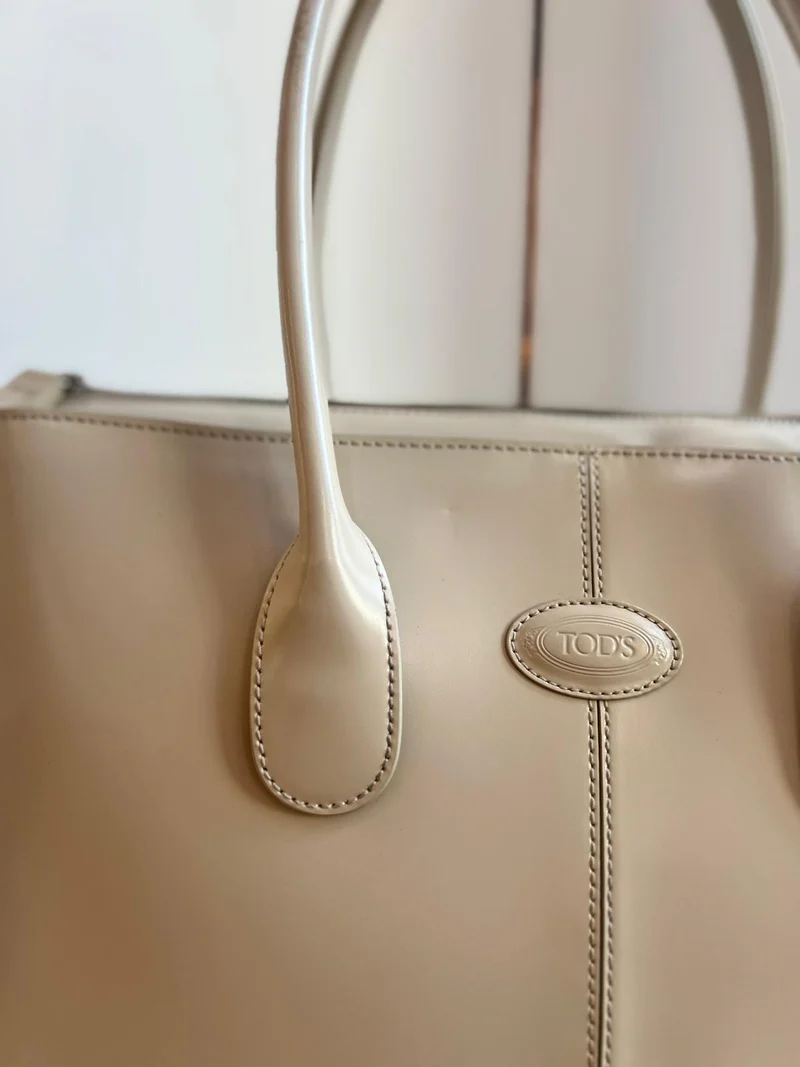 Tod's D-Bag Satchel aus hellbeigem Leder