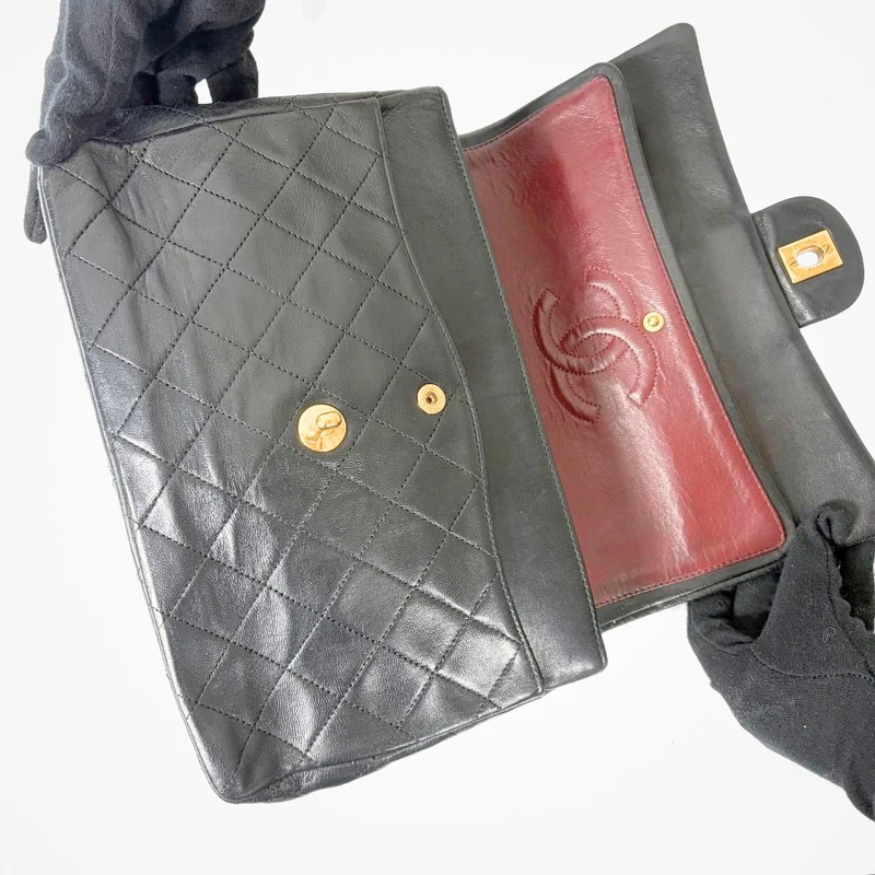 Chanel Mittleres Doppelbett Classic Flap Bag