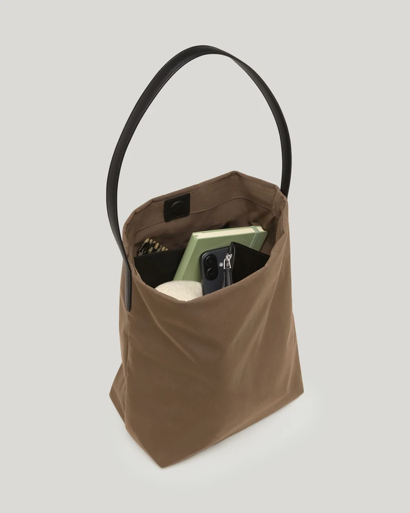 Essence Vertical Tote Black Trench