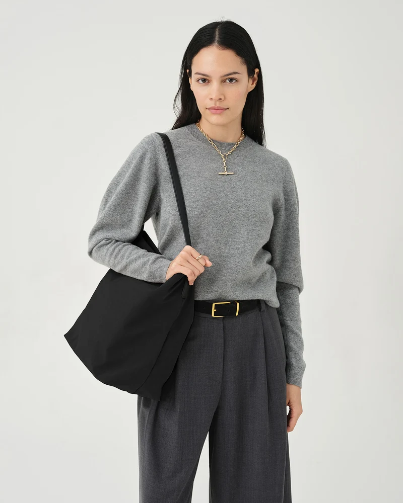 Essence Vertical Tote Black Trench