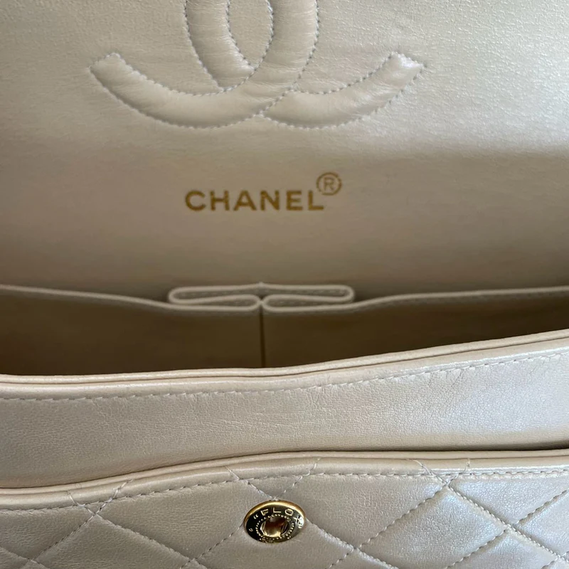 Chanel Vintage Beige Lammleder Medium Double Flap 1997