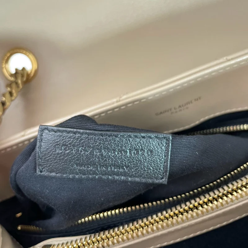 Saint Laurent Beige LouLou Medium Leder 2020
