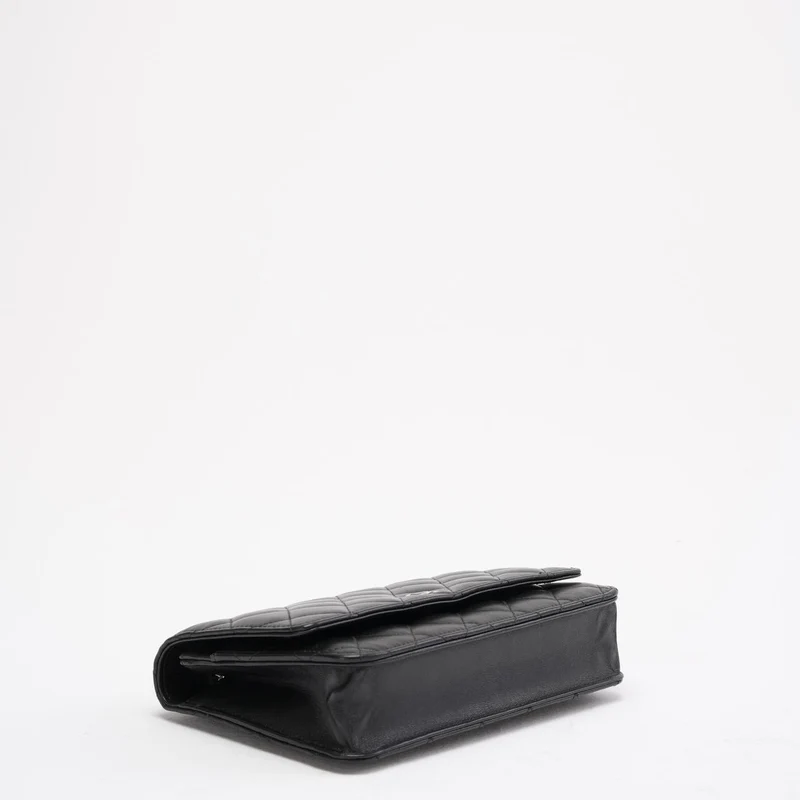 Chanel Schwarze Klassische Brieftasche mit Kette (WOC) 2018