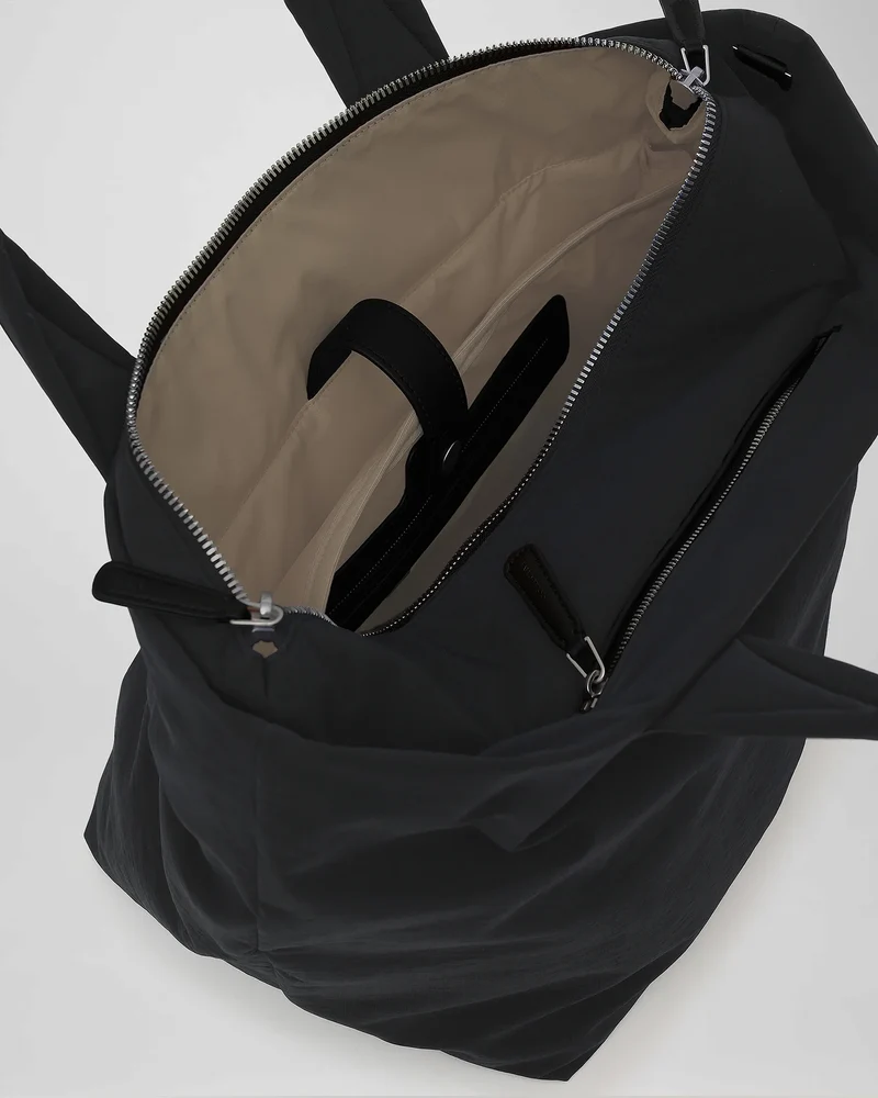 Essence Tote Small Black Trench