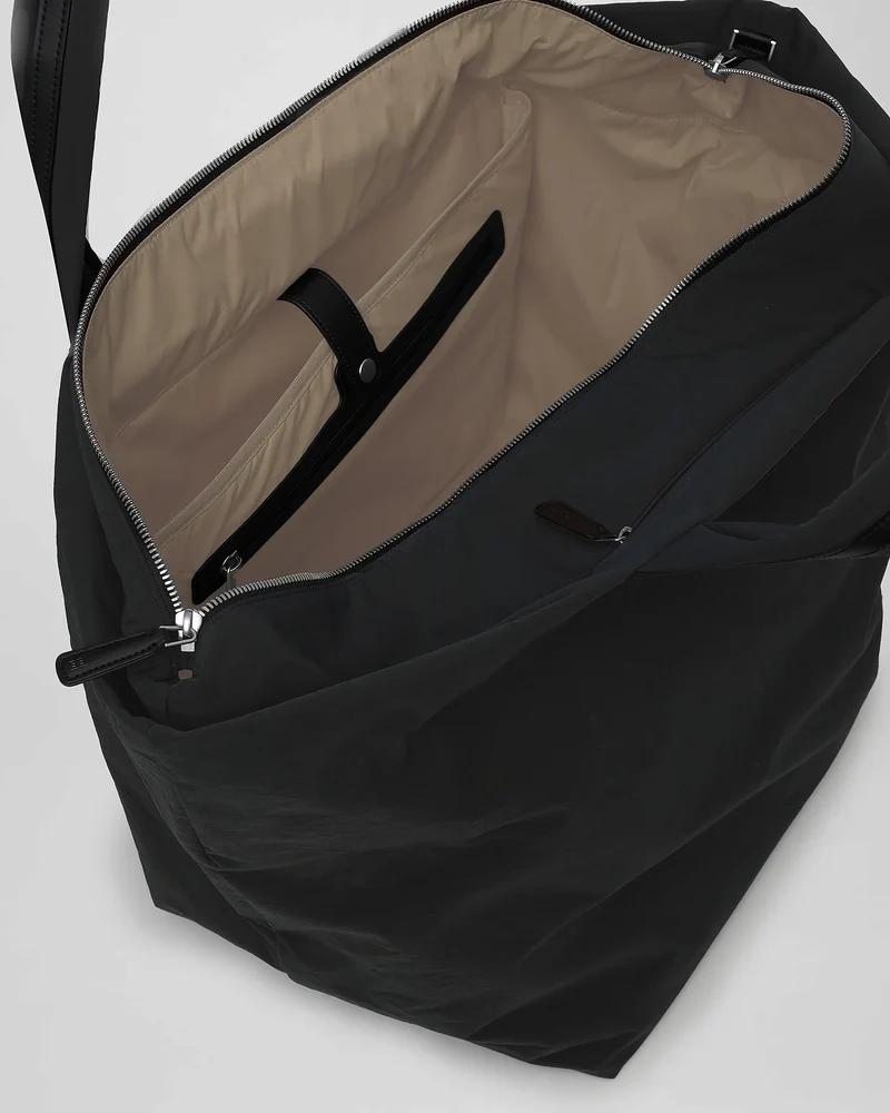 Essence Weekender Black Trench
