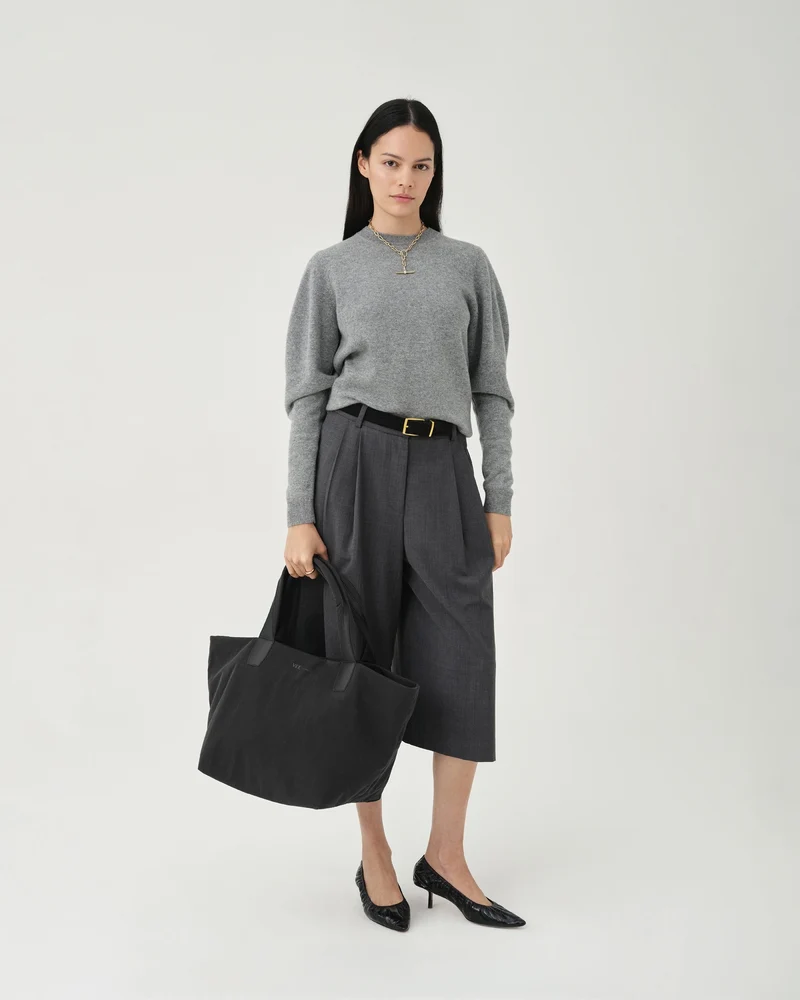 Essence Tote Medium Black Trench