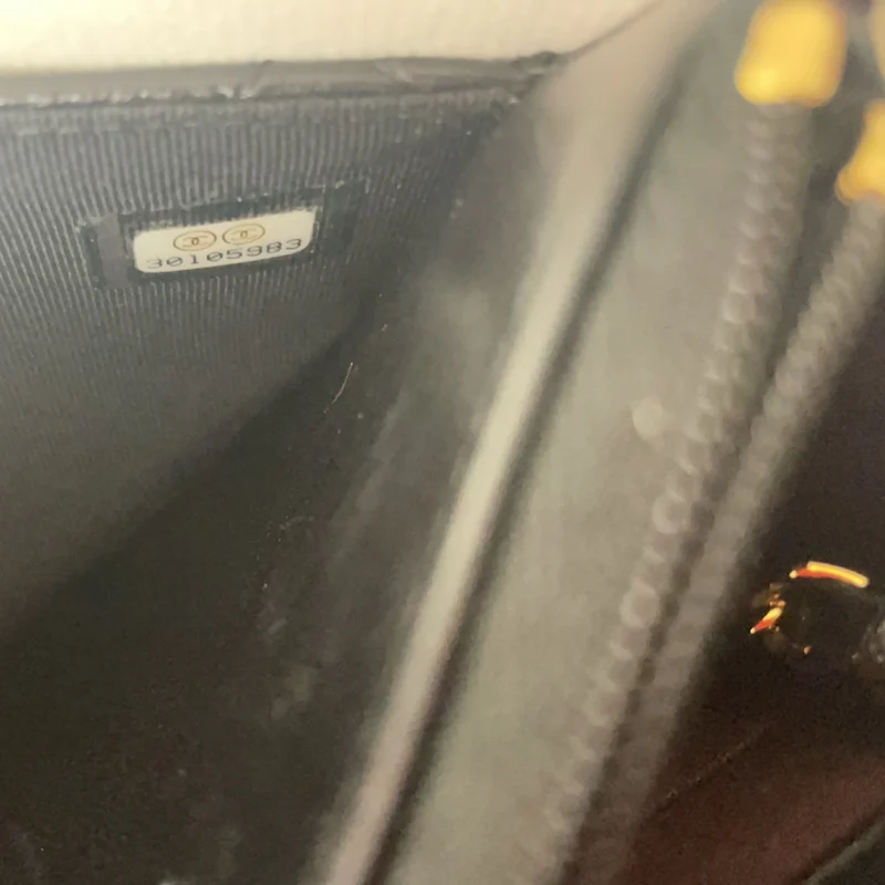 Chanel Schwarze Klassische Brieftasche mit Kette (WOC) aus Lammleder 2020