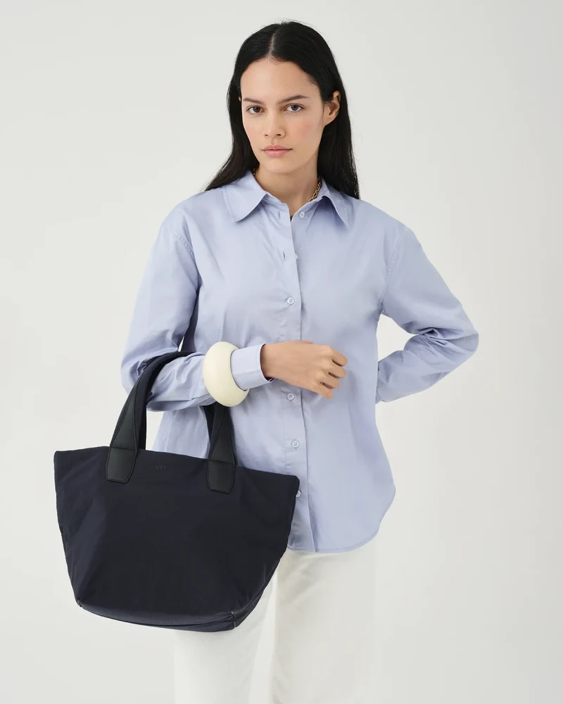 Essence Tote Small Midnight Trench