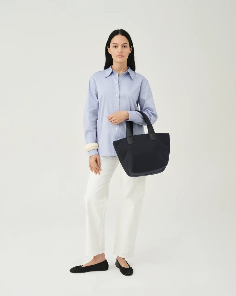 Essence Tote Small Midnight Trench