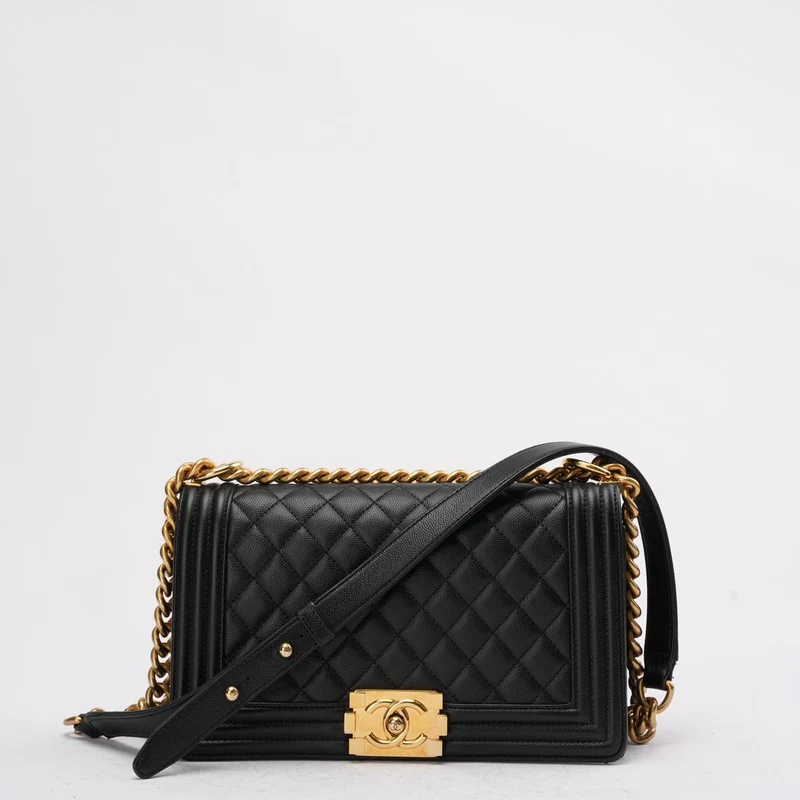 Chanel Boy Medium Schwarze Klapptasche Gestepptes Caviar-Leder 2019