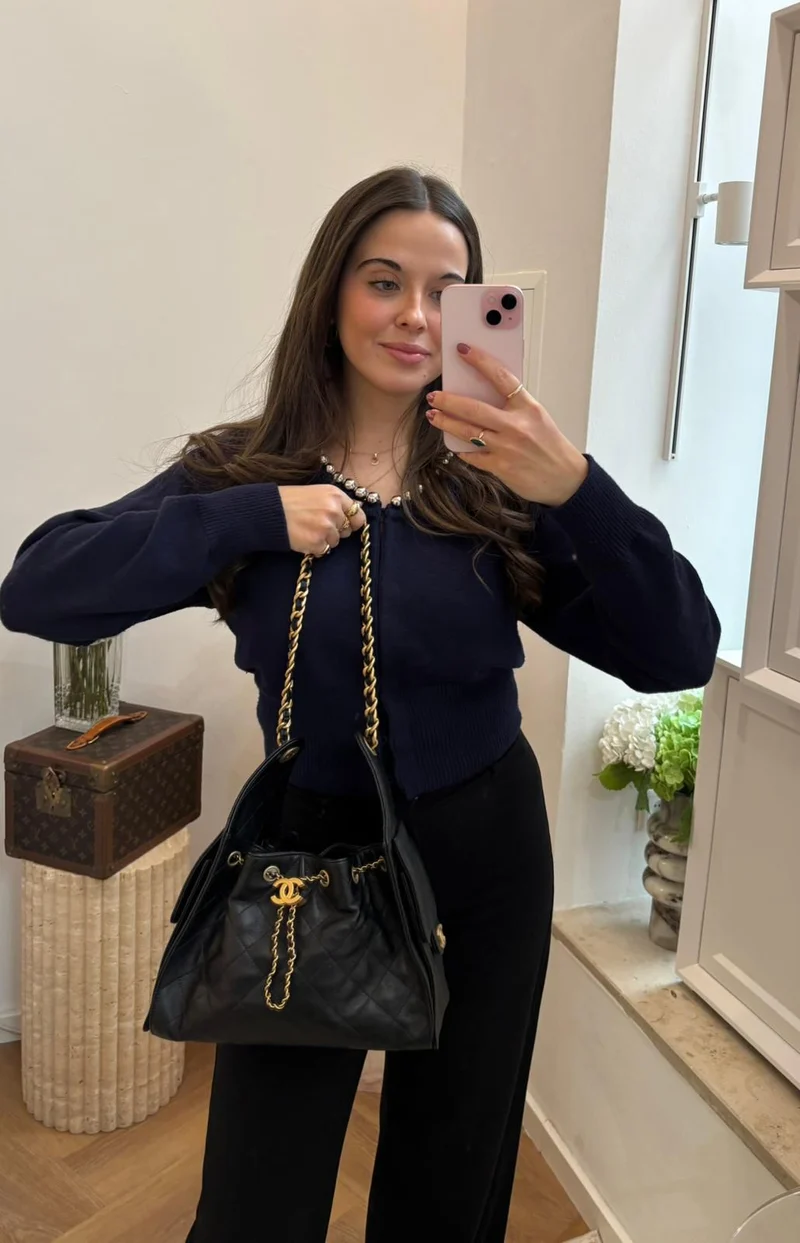 Chanel 25 Kleine schwarze gesteppte Kaviar-Hardware im Alter von Gold 2025