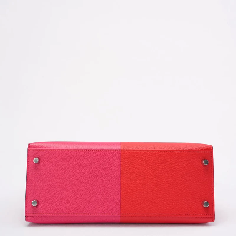 Hermès Kelly 28 Epsom Rose Extreme/ Rouge de Coeur mit Blue Zanzibar