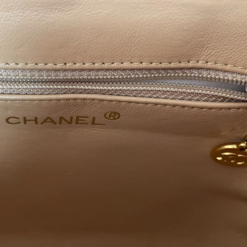 Chanel Vintage Weidenkorb-Umhängetasche 1990er