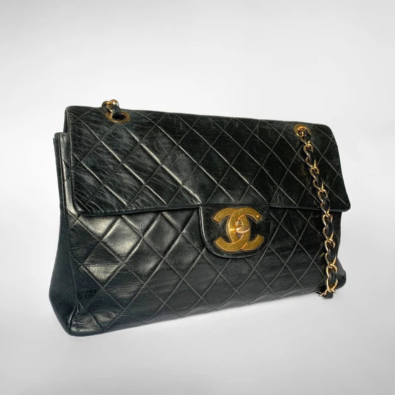 Chanel Classic Flap Bag Maxi Lamsleer