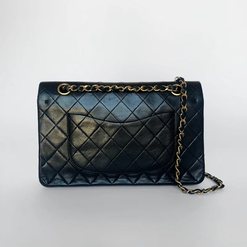 Chanel Classic Flap Bag Medium lamsleer