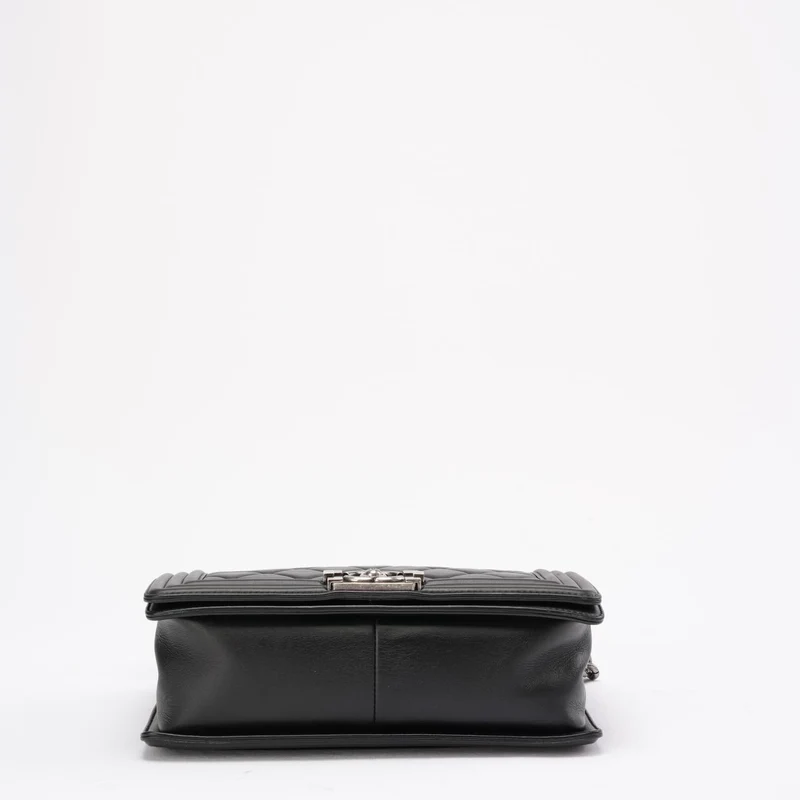 Chanel Boy Medium Schwarze Klappentasche aus gestepptem Lammleder 2014