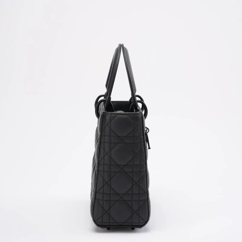 Christian Dior Mattschwarze kleine Lady Dior Tasche 2020