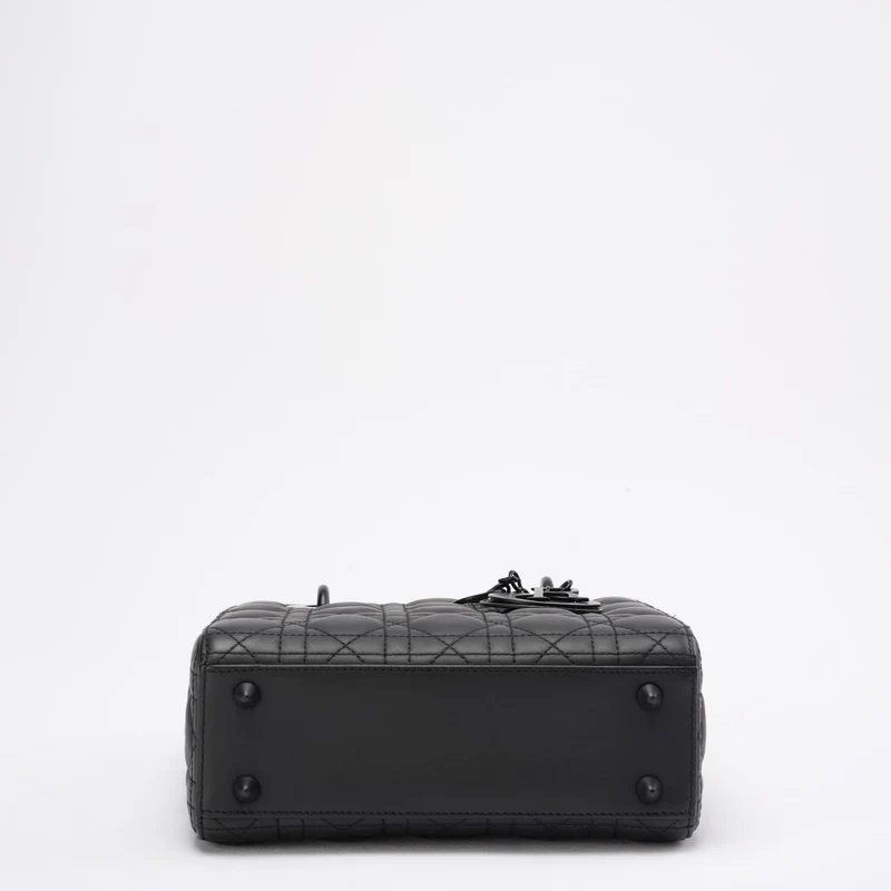 Christian Dior Mattschwarze kleine Lady Dior Tasche 2020