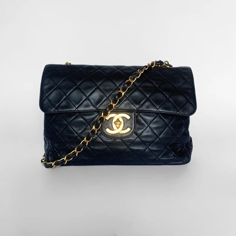 Chanel Classic Flap Bag Maxi Lamsleer